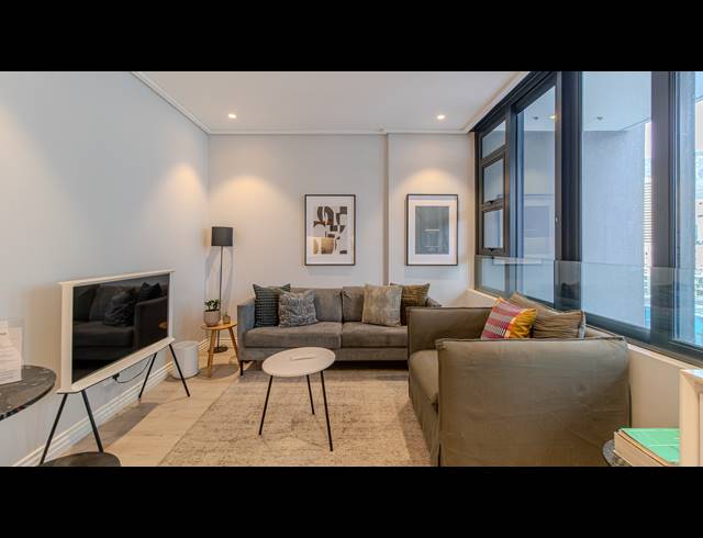 1 BEDROOM APARTMENT FOR SALE IN CAPE TOWN CITY CENTRE